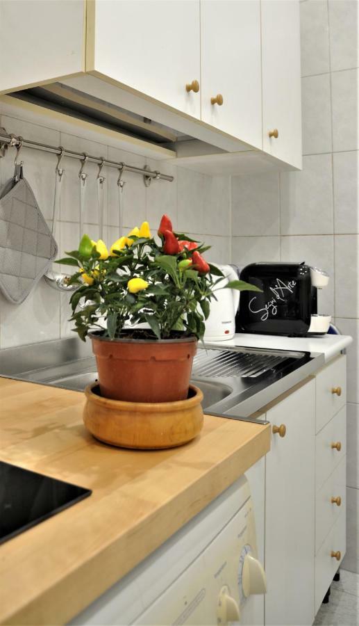 Elera Holiday Apartment Palermo Exterior photo