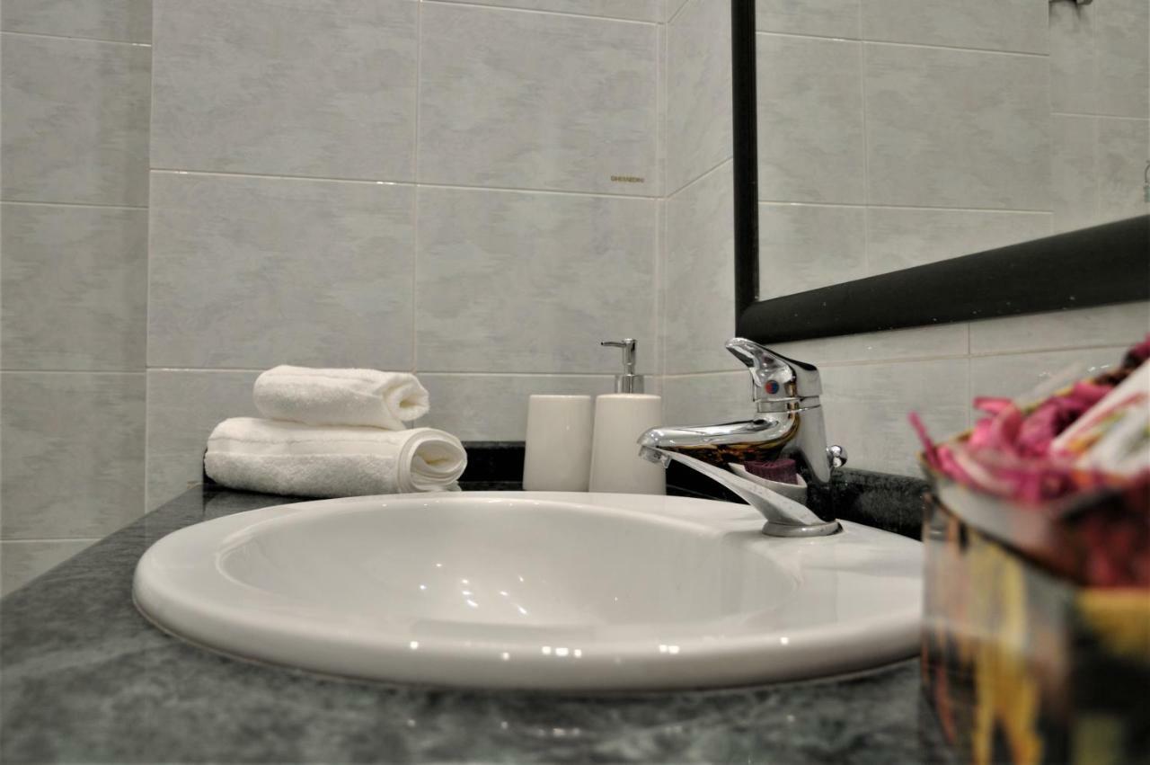 Elera Holiday Apartment Palermo Exterior photo
